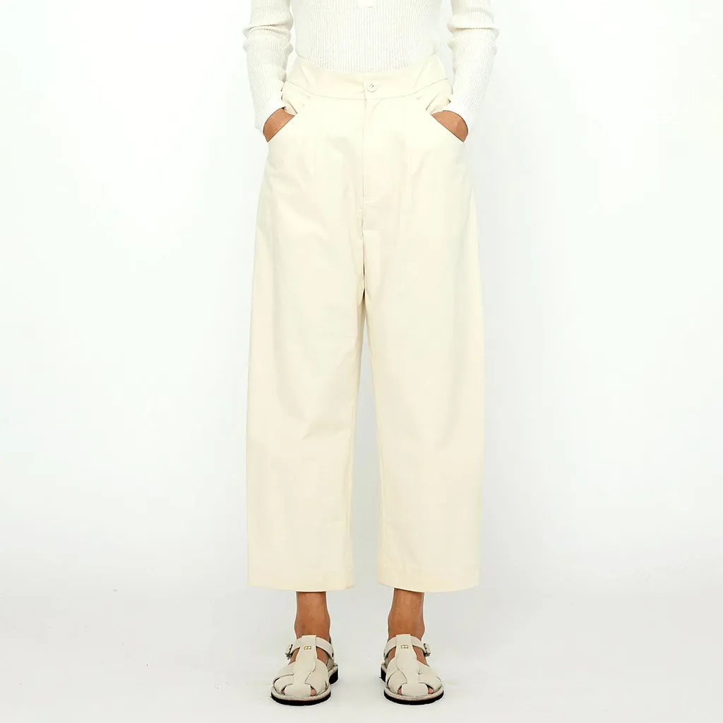 7115 By Szeki Unisex Signature Curve-Legged Pants Off White