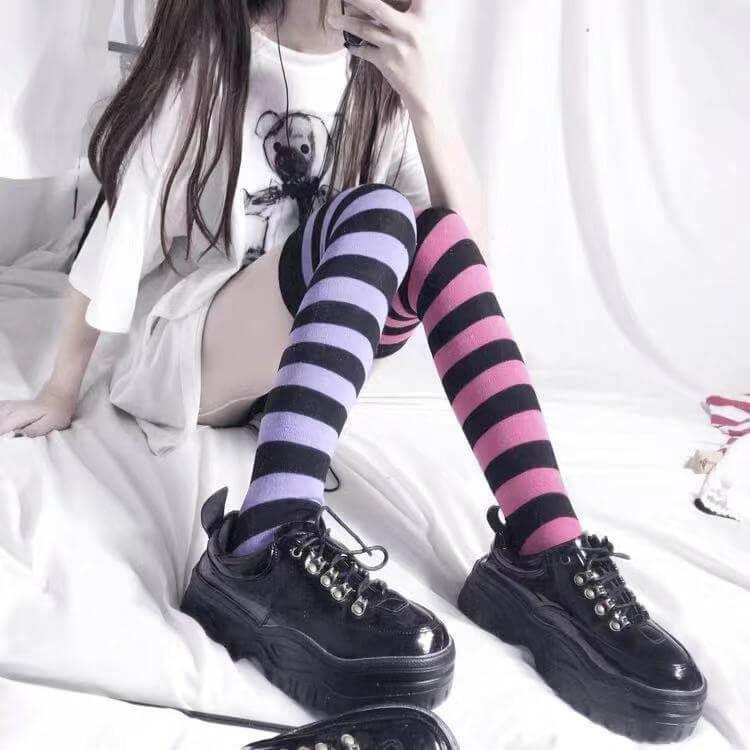 JAPANESE COS STRIPED KNEE SOCKS BY64023