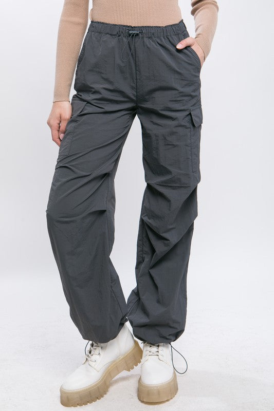 Loose Fit Cargo Pants [online exclusive]