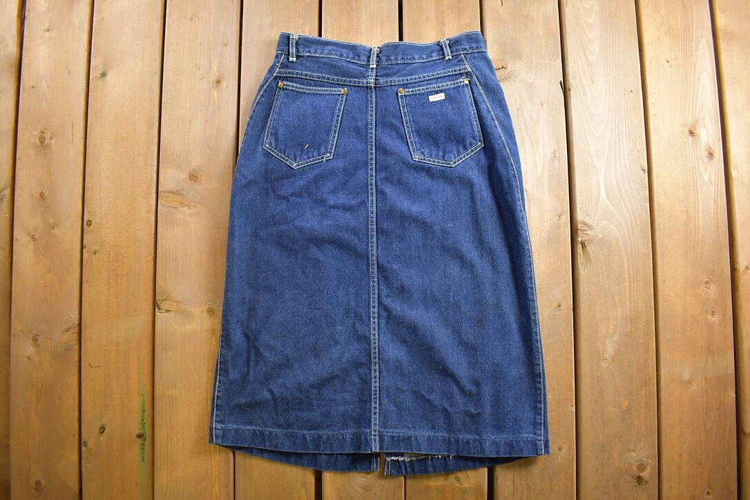 True Vintage 1980s Skiva Denim Skirt Size 30 x 30.5 / Denim Skirt / American Vintage / Streetwear Fashion / 90s